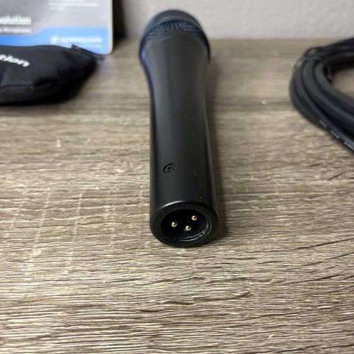 Sennheiser e 945 Dynamic Microphone W Case Comprehensive Audio Cable EUC - Picture 7 of 8