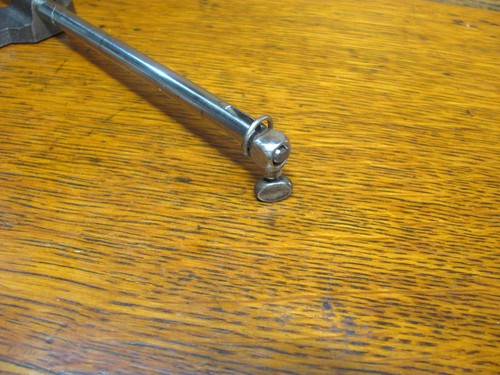 Singer 127, 27 Needle Bar w/ Roller Clamp Cam , Needle Clamp & Thread Guide - Picture 7 of 7