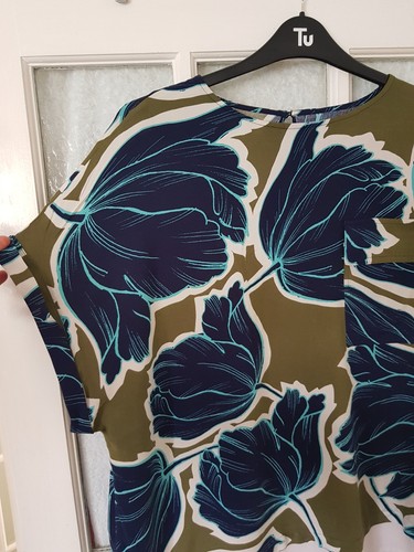 NEXT lightweight short sleeve floral top Size 20 great condition - Picture 3 of 11