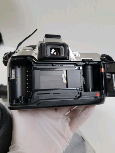 Nikon N75 35mm Film Camera + 28-80mm & 70-300mm Lenses, Bag, Filter, Extras - Picture 16 of 24