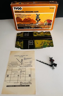 Tyco #908:600 HO Operating Crossing Gate w/box - FOR PARTS