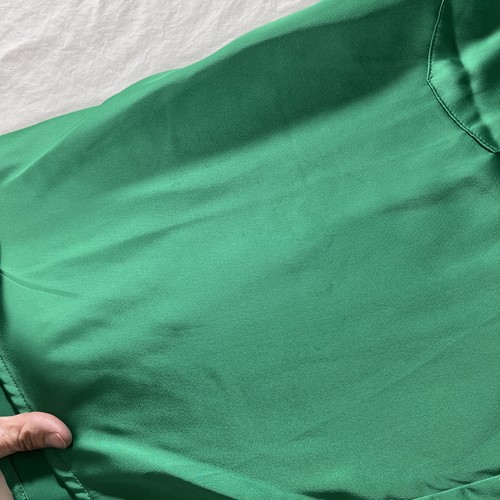 Blusa Skies Are Azul Curvilínea Verde Esmeralda Satén Sedoso Manga Larga Talla 2X - Imagen 12 de 12