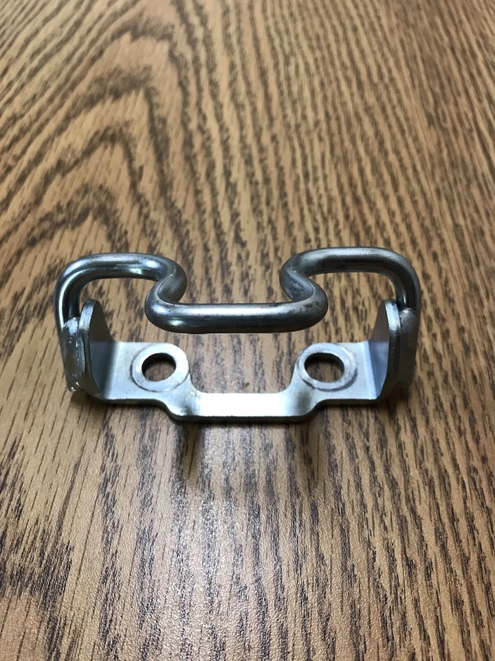 SOPORTE DELANTERO ASIENTO HONDA VFR800 INTERCEPTOR 2014-2015 PARTE # 17531-MJM-D10 Foto 3 de 4