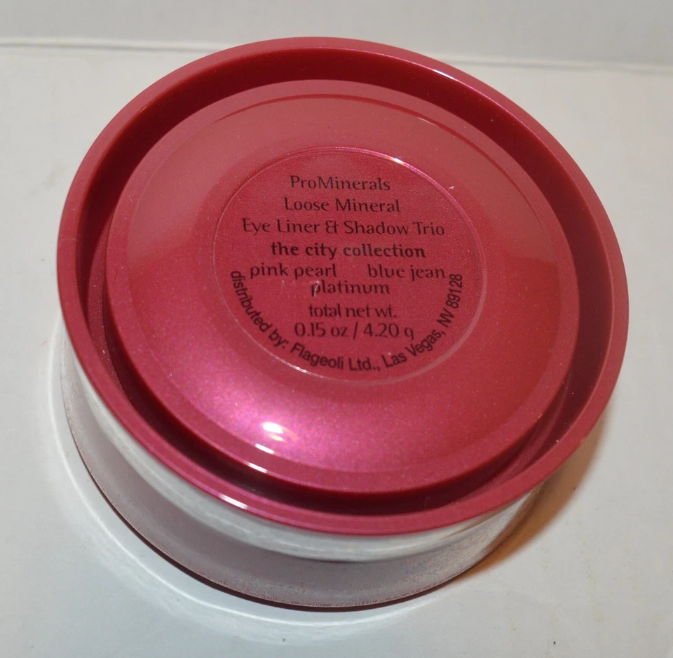 Serious Skincare Pro Minerals THE CITY Loose Mineral Eye Shadow & Liner Trio - Image 3 of 4