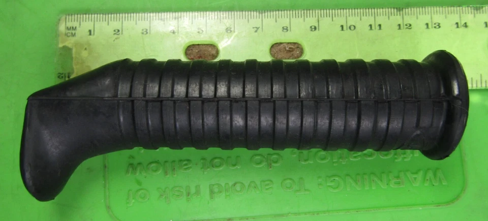 Clavija de pie de goma para Honda CB92 125 CB95 150 Benly Touring🔥50661-205-010🔥OEM🔥NOS Foto 4 de 4