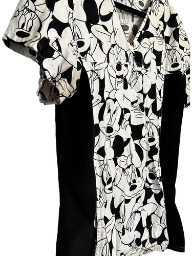 Tooniforms by Cherokee Women's V-Neck Disney Minnie Mouse Print Scrub Top size L - Picture 2 of 6