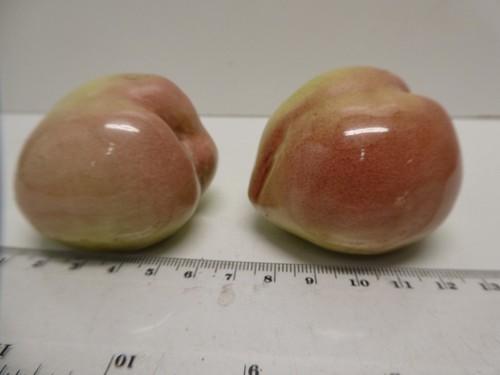 AUSTRALIAN POTTERY DARBYSHIRE NECTARINES PEACHES SALT & PEPPER SHAKERS PAIR - Picture 8 of 8