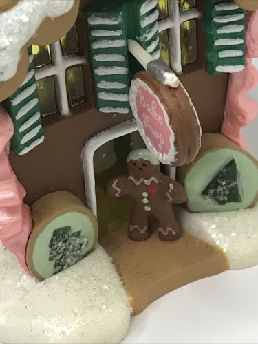 HALLMARK Keepsake 2007 BAKE SHOP NOELVILLE Christmas Ornament #2 Gingerbread - Picture 6 of 12