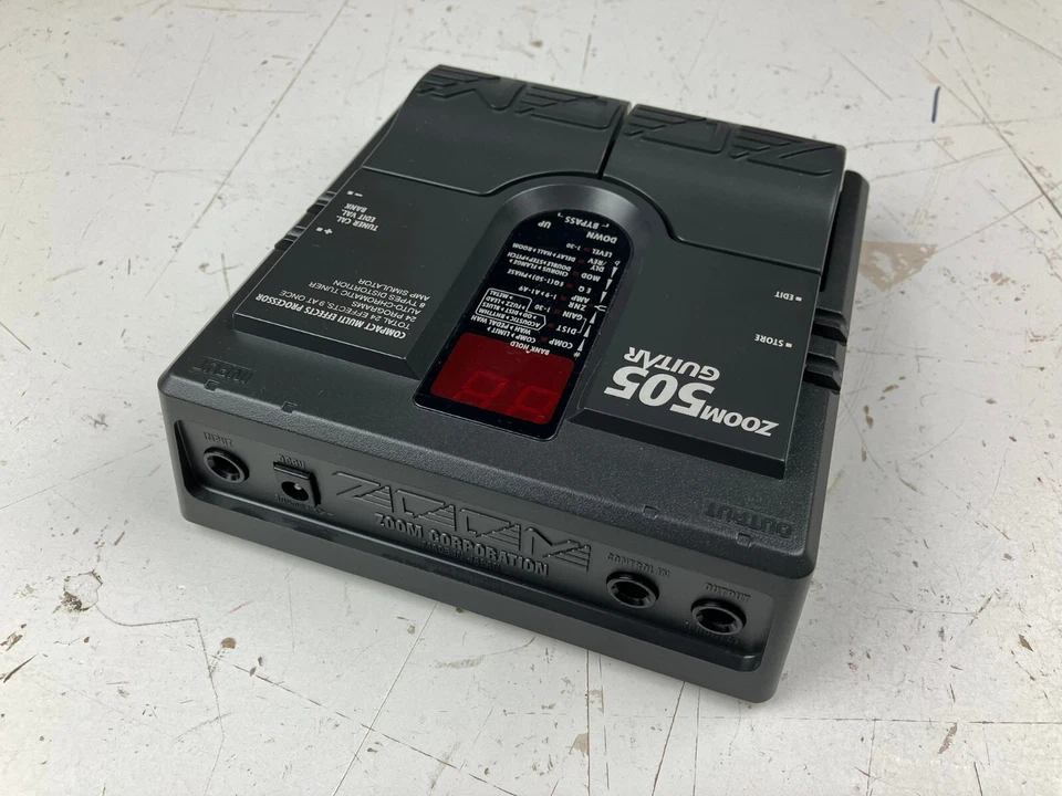 USED Zoom 505 multi-effects processor w. box - image 2 of 4