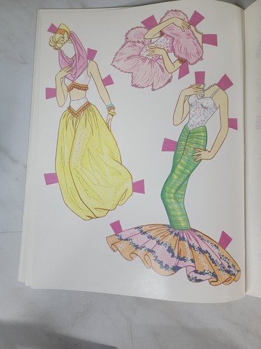 Vintage Barbie Deluxe Paper Doll Book Mattel Golden Book 1991 Uncut - Foto 7 di 12