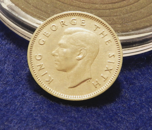 1951 New Zealand 6 Pence - Great Coin - Low Mint - See Pics - Picture 2 of 2