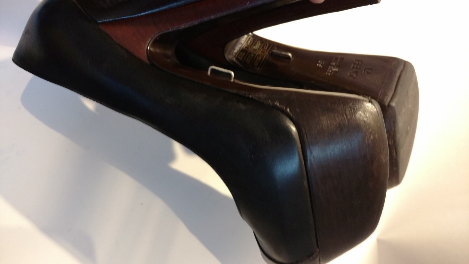 FENDI Bout Bout Bout Rond Double Plateforme Talon Haut Pompe Noir, Marron, UE 36, 875 Retail 44ce90 FENDI Bout Bout Bout Rond Double Plateforme Talon Haut Pompe Noir, Marron, UE 36, 875 Retail 44ce90