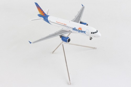 MODELO METAL FUNDIDO GEMINI200 (G2AAY458) LEGIANT AIR A320 (N221NV) ESCALA 1:200 - Imagen 2 de 5
