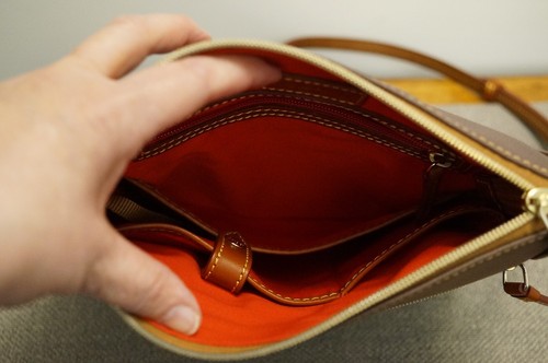 Dooney & Bourke Peeble Leder Umhängetasche mit Med. Armband BX64B EL Neu ohne Etikett - Bild 12 von 19