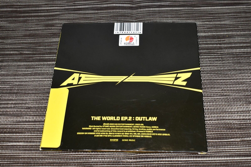 Ateez The World EP.2 Outlaw Digipak Version 2023 CD new SEALED " READ" - Imagen 2 de 5