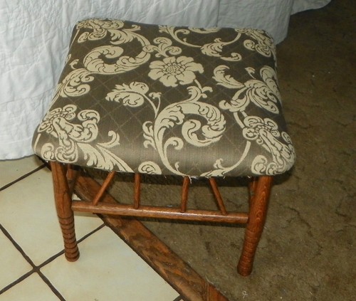 Thebes Oak Spindle Footstool Stool (FS77) - Afbeelding 4 van 6