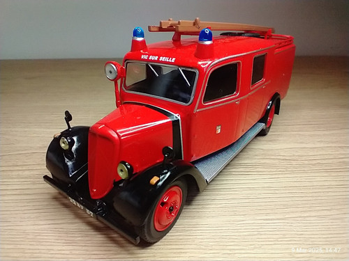 IXO Citroen U23 LF8 French Fire Engine Model Vic Sur Seille 1:43 Hachette / MIB - Picture 4 of 21