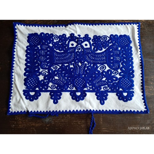 Hand Embroidered 'Irasos' Transylvanian, Hungarian, Folk, Linen Cushion Cases - Picture 19 of 24