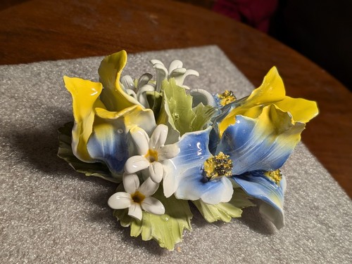 Vtg Capodimonte Porcelain Flowers Yellow Blue Bearded Irises & Candle Holder - Picture 8 of 13