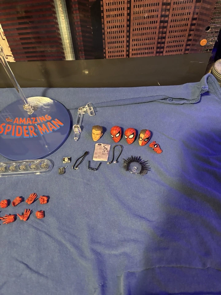 Mezco 1:12 Amazing Spider Man. COMPLETO. Solo falta caja original Foto 4 de 4