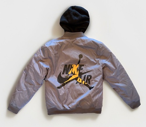 NIKE AIR JORDAN JACKET FOR KIDS  12-13 YRS Size Large - Picture 1 of 6