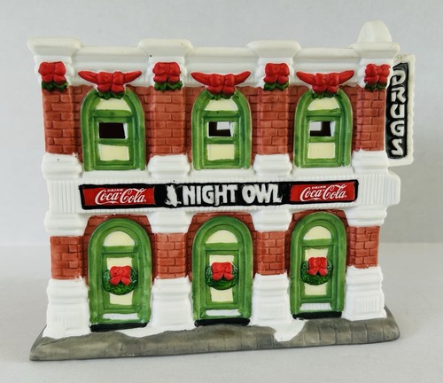 Villaggio di Natale Coca-Cola Classici Americani Droga Edificio Illuminato - Foto 6 di 17