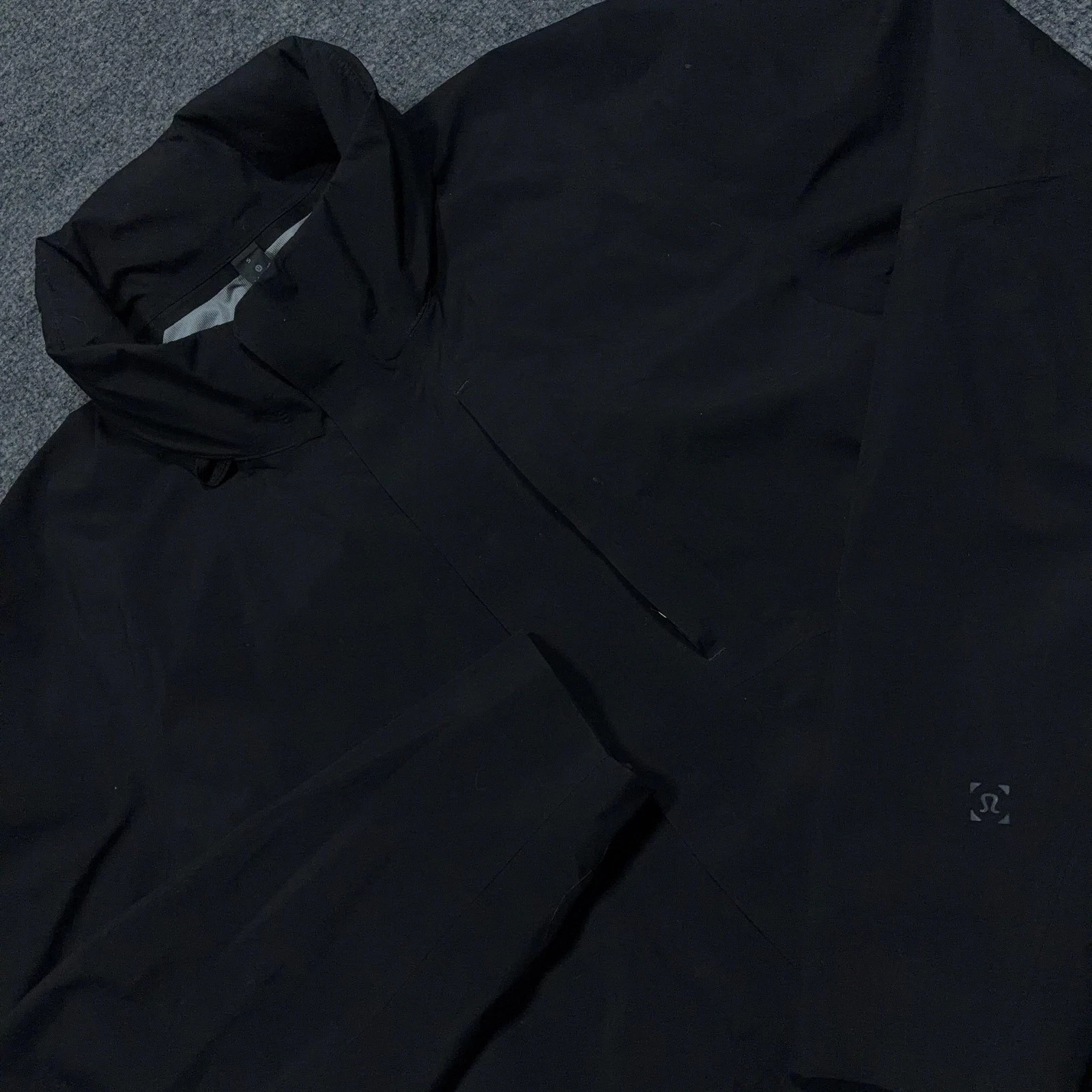 Lululemon Storm Field Jacket Small Mens Black Utility Full Zip Hooded Rain