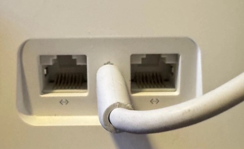 Eero Pro 6 K010001 Tri-Band WiFi 6 Mesh WLAN Router mit Netzkabel - Bild 3 von 3