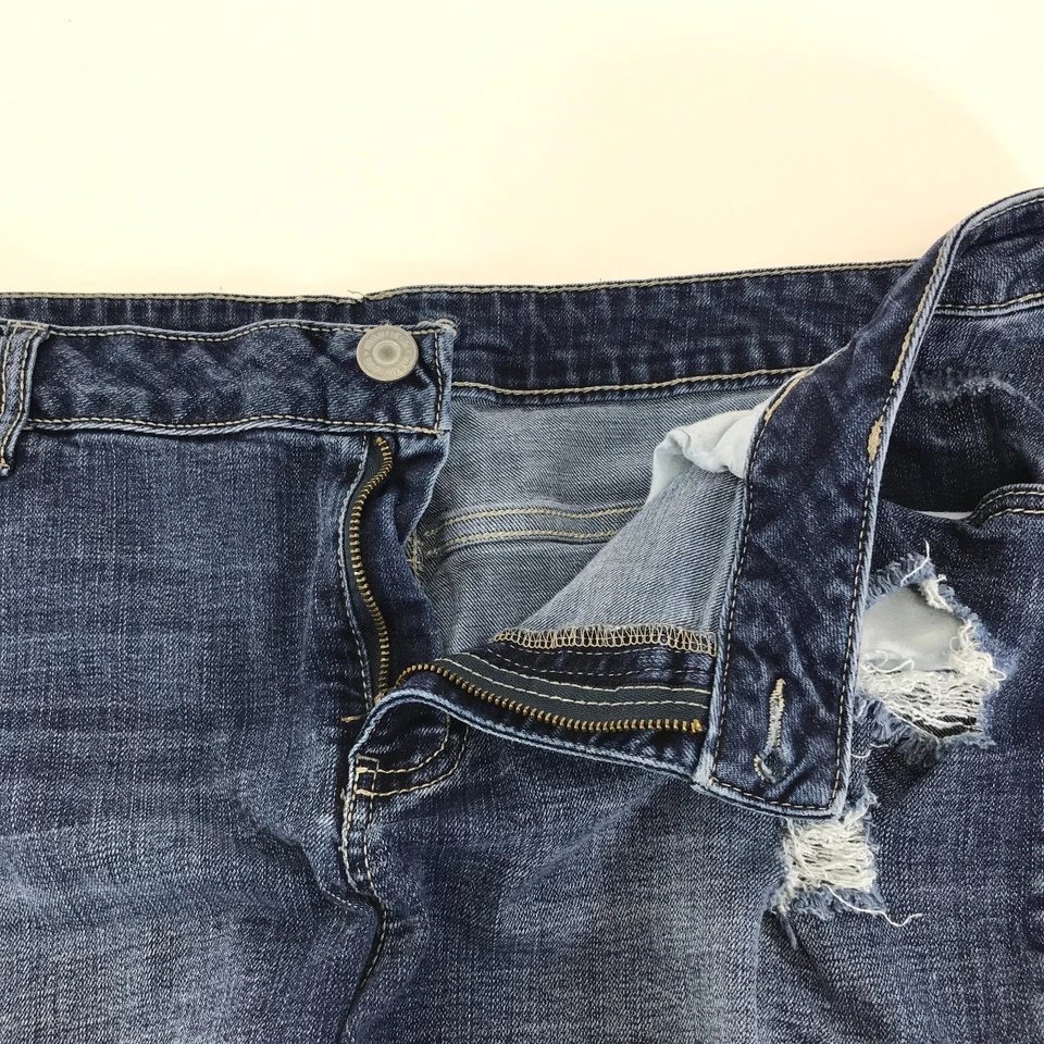 Pantalones cortos de mezclilla elásticos con corte desgastado Maurices para mujer talla grande 22 verano Foto 3 de 4