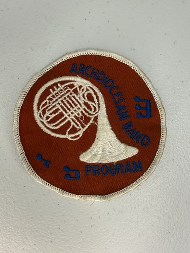 Parche de colección PROGRAMA DE BANDA ARQUIDIOCESANA MÚSICA - Logotipo de instrumento de latón - Imagen 1 de 2