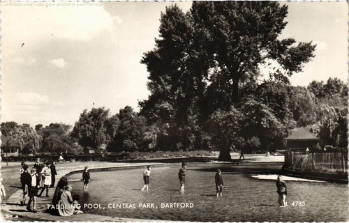 PC KENT DARTFORD PADDLING POOL CENTRAL PARK REAL PHOTO ENGLAND (u3683) - Picture 1 of 2