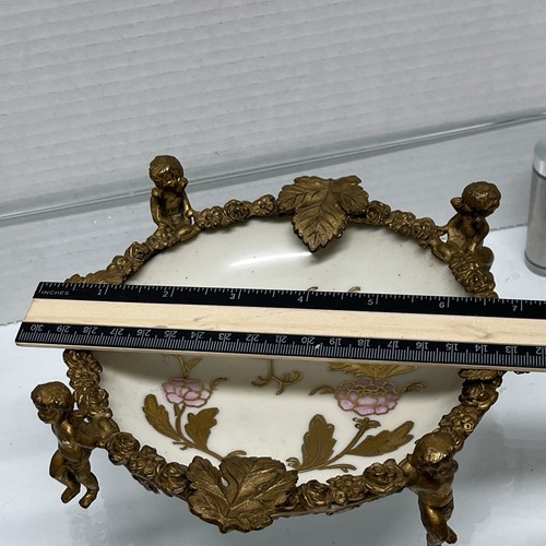 De colección Ormolu Feligree Querubines Diseños de Metal Base - Imagen 8 de 14
