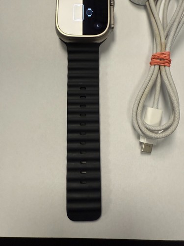 Apple Watch Ultra 1ère génération titane céramique 49 mm boîtier Wi-Fi + cellulaire A2622 - Photo 4 sur 9