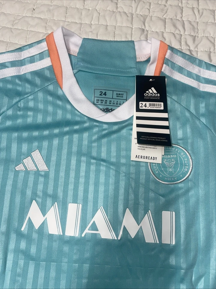 Camiseta/short ADIDAS Inter Miami FC terceira 2024 - Youth tamanho 24 AEROREADY NOVA MMXX - Imagem 4 de 4