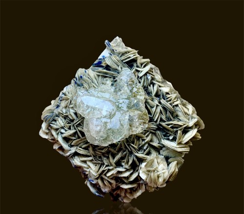 Amazing Bi Color Flourite with Muscovite - Picture 2 of 5