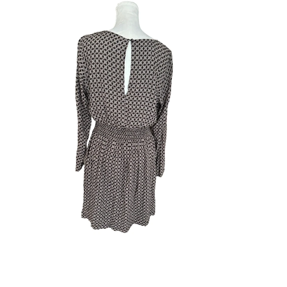 Vestido H&M Manga Larga Estampado Talla 8 Blanco y Negro Cerradura Espalda Cintura Ajustada Foto 2 de 4