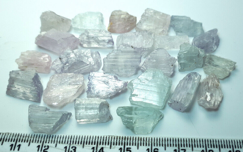 230 Carats Beautiful Colors Kunzite Crystals Type Rough Grade Fully Luster Qty - Picture 2 of 7