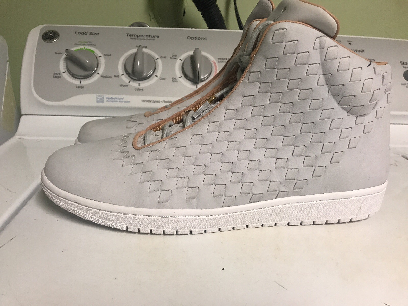Nike Air Jordan Shine Sz 13 DS Pure Platinum Vachetta Tan Retro 1 689480-003 Nike Air Jordan Shine Sz 13 DS Pure Platinum Vachetta Tan Retro 1 689480-003