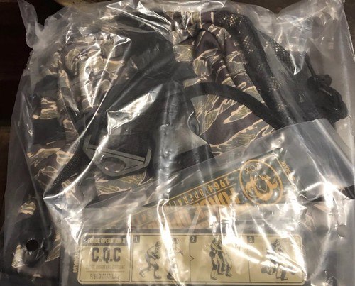 ✌️Metal Gear Solid Delta Snake Eater Camo Tactical Bag + x3 PVC Patches MGS✌️