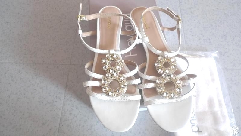 Heyraud sandales bijou neuves pointure 41 Heyraud sandales bijou neuves pointure 41