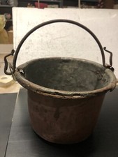 Antico secchio in rame