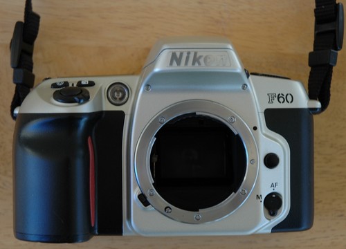 Nikon F60 SLR + Lens AF Nikkor 35-70mm 1 : 3.3 – 4.5 - Picture 4 of 12