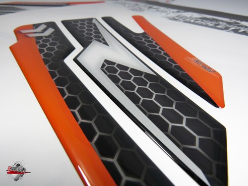 Protector de pintura 3D tanque lateral almohadilla naranja blanco compatible para KTM 1290 Super Duke R - Imagen 5 de 7