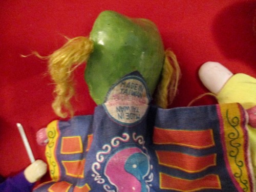 Small Puppets Lot of 3 One made in Taiwan, Cloth bodies, Hard Composition Heads - Picture 4 of 4