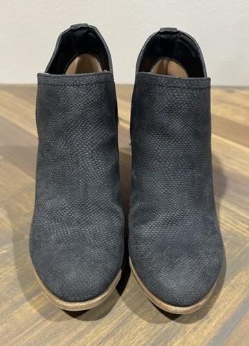 Fergie Ankle Boots Womens Black Corie Almond Toe Zip Block Heel Leather 6.5M - Picture 2 of 10