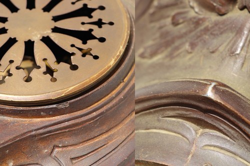 Orologio francese in bronzo Art Nouveau 1900 raffigurante volto di donna e galli firmato - Foto 11 di 12