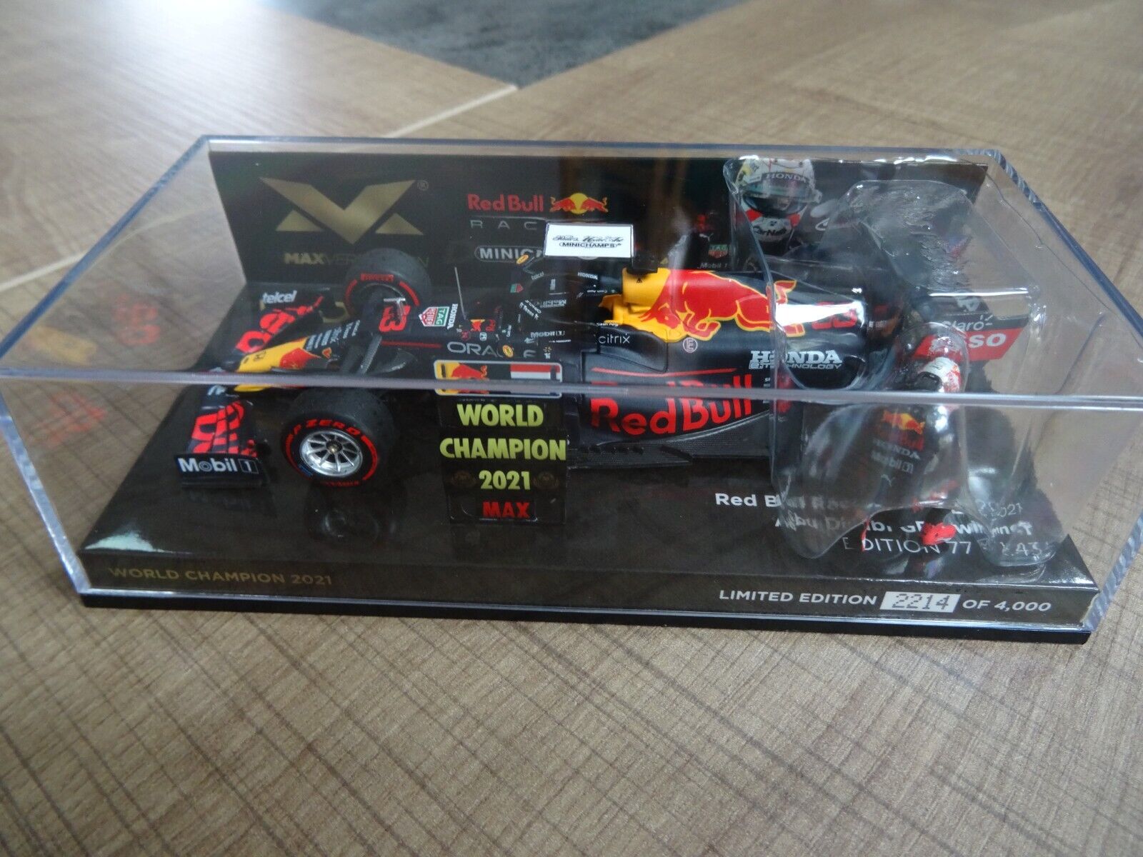 Foto 3 di 11