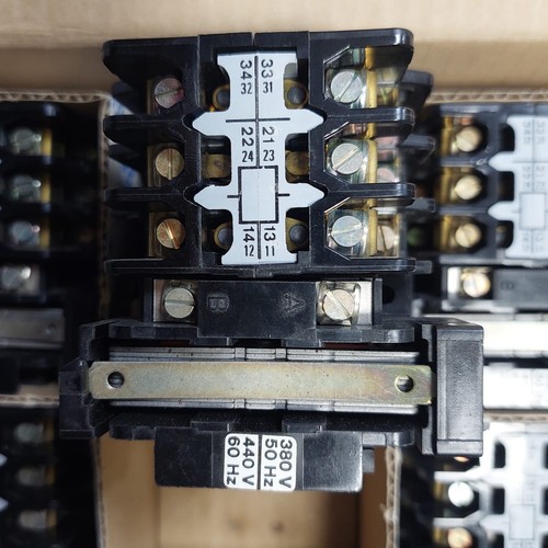 1 Stück Sprecher Schuh CA 1-10-N 380V50Hz /440V 60Hz Hz / Motorstarterschütz - Bild 2 von 3