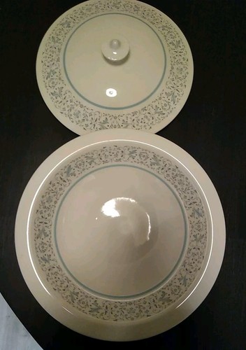 Lovely Royal Doulton Arabesque D6465 lidded Tureen  - Picture 1 of 5