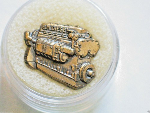 GM Diesel Motor Pin Oldtimer Sammlerstück OEM toll in einem Mechaniker Memory Display - Bild 2 von 3